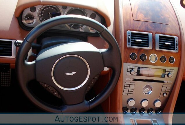 Aston Martin DB9 Volante