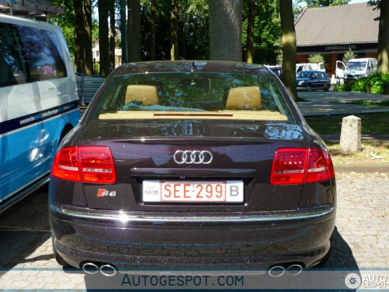 Audi S8 D3