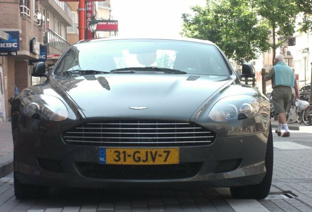 Aston Martin DB9