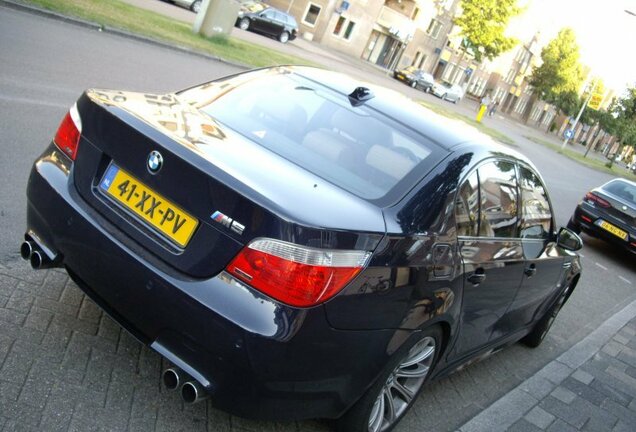 BMW M5 E60 2005