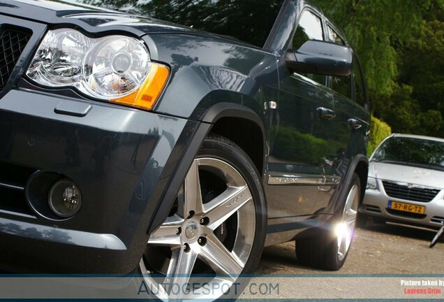 Jeep Grand Cherokee SRT-8 2005