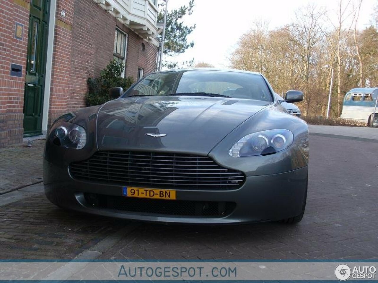 Aston Martin V8 Vantage