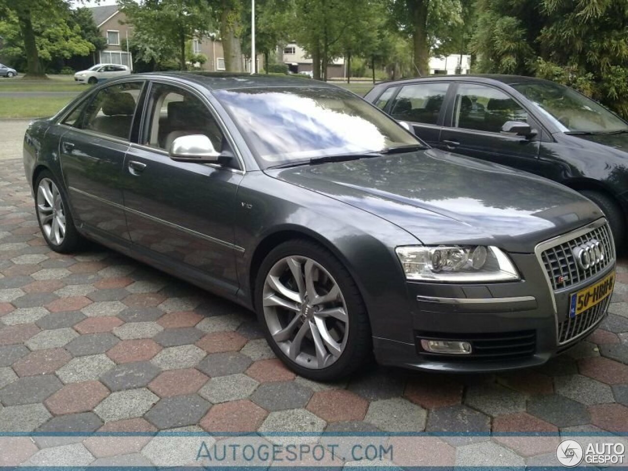 Audi S8 D3