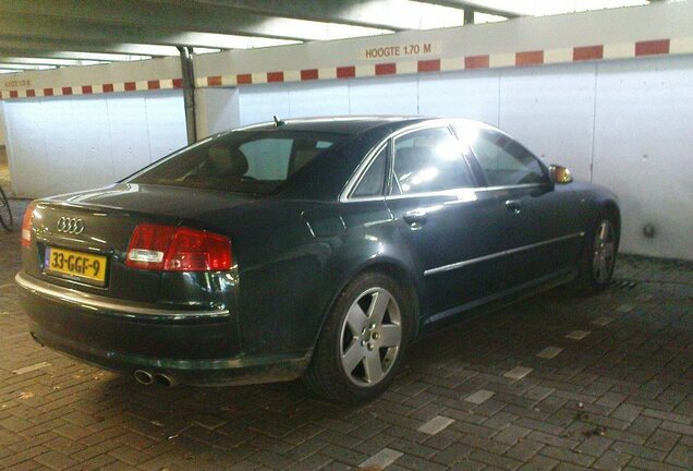 Audi S8 D3