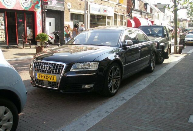 Audi S8 D3