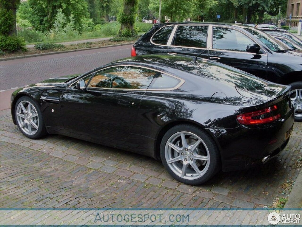 Aston Martin V8 Vantage