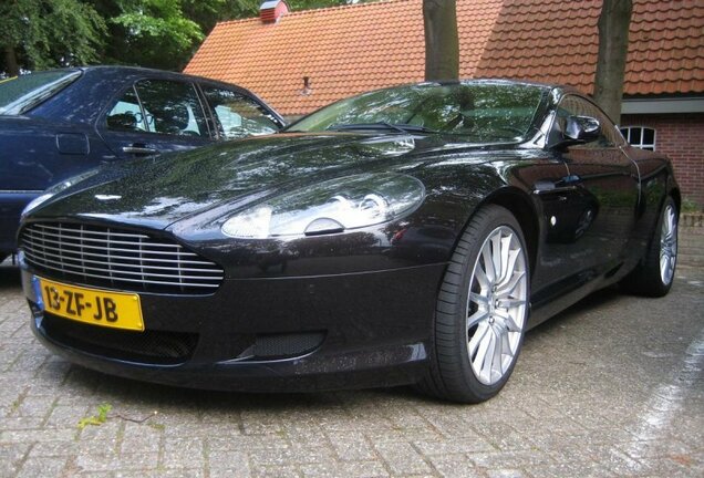 Aston Martin DB9