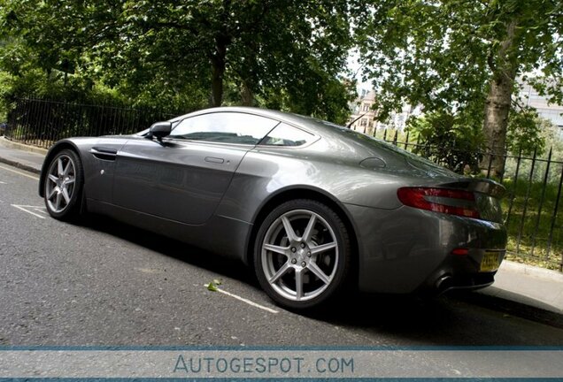 Aston Martin V8 Vantage