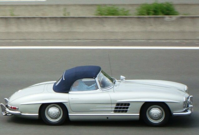 Mercedes-Benz 300SL Roadster