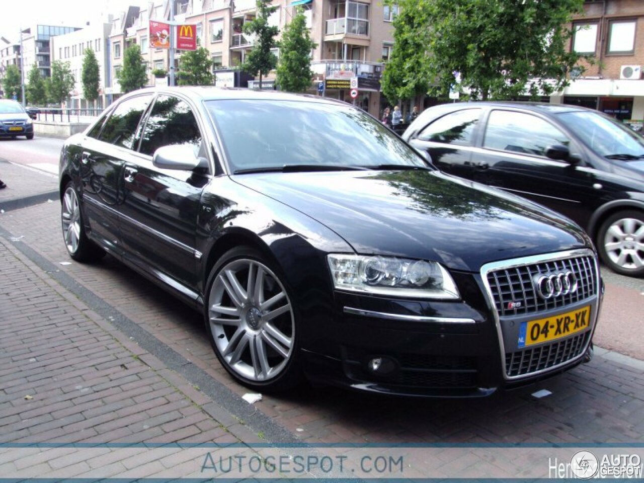 Audi S8 D3