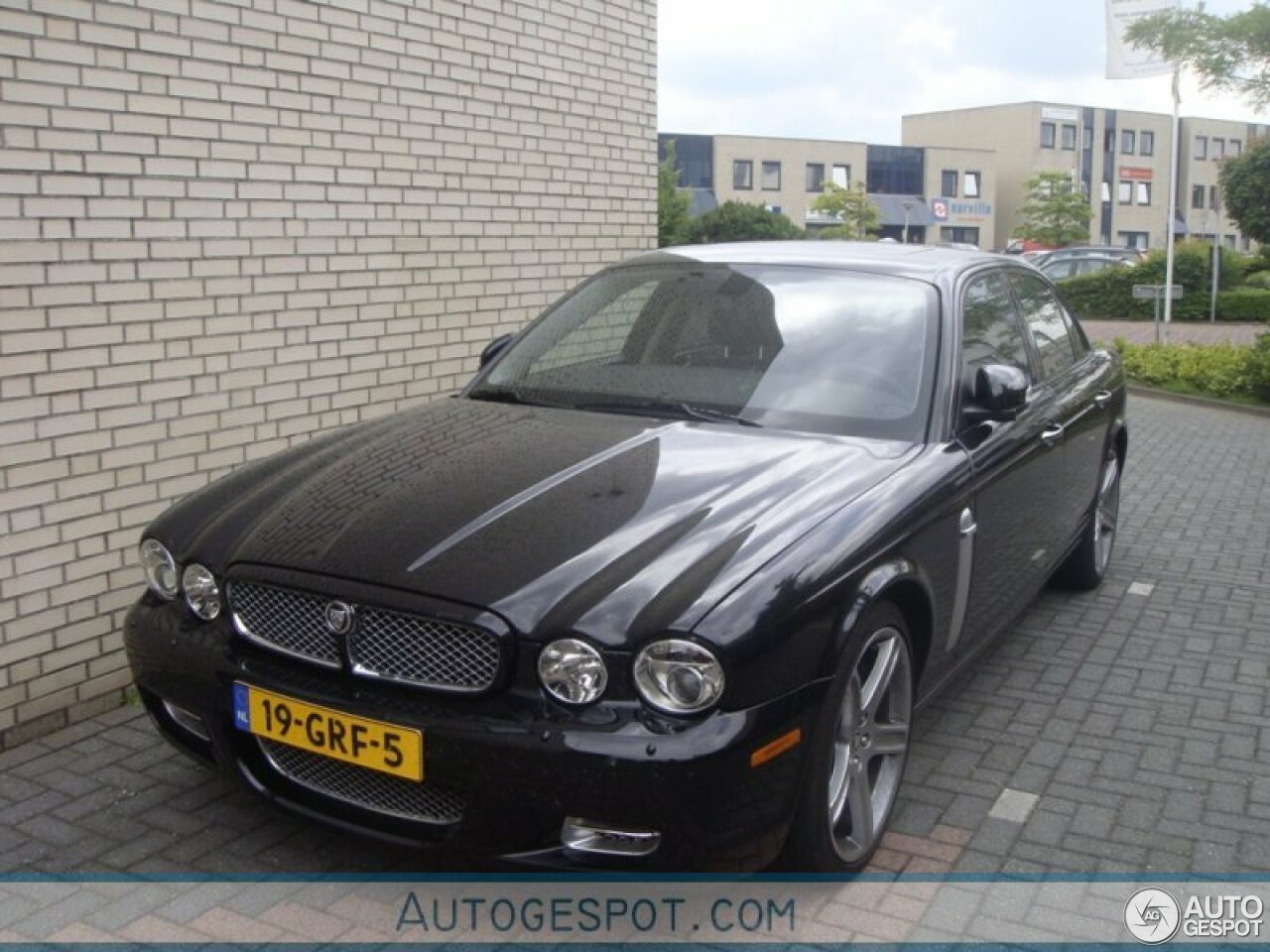 Jaguar XJR