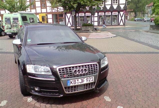 Audi S8 D3