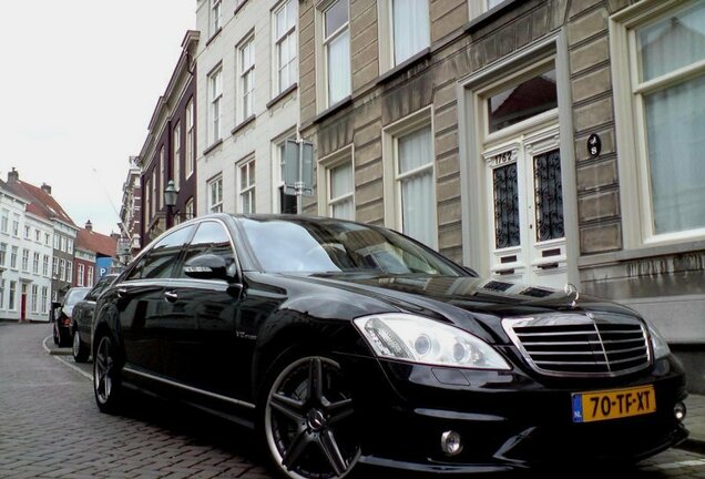 Mercedes-Benz S 65 AMG V221