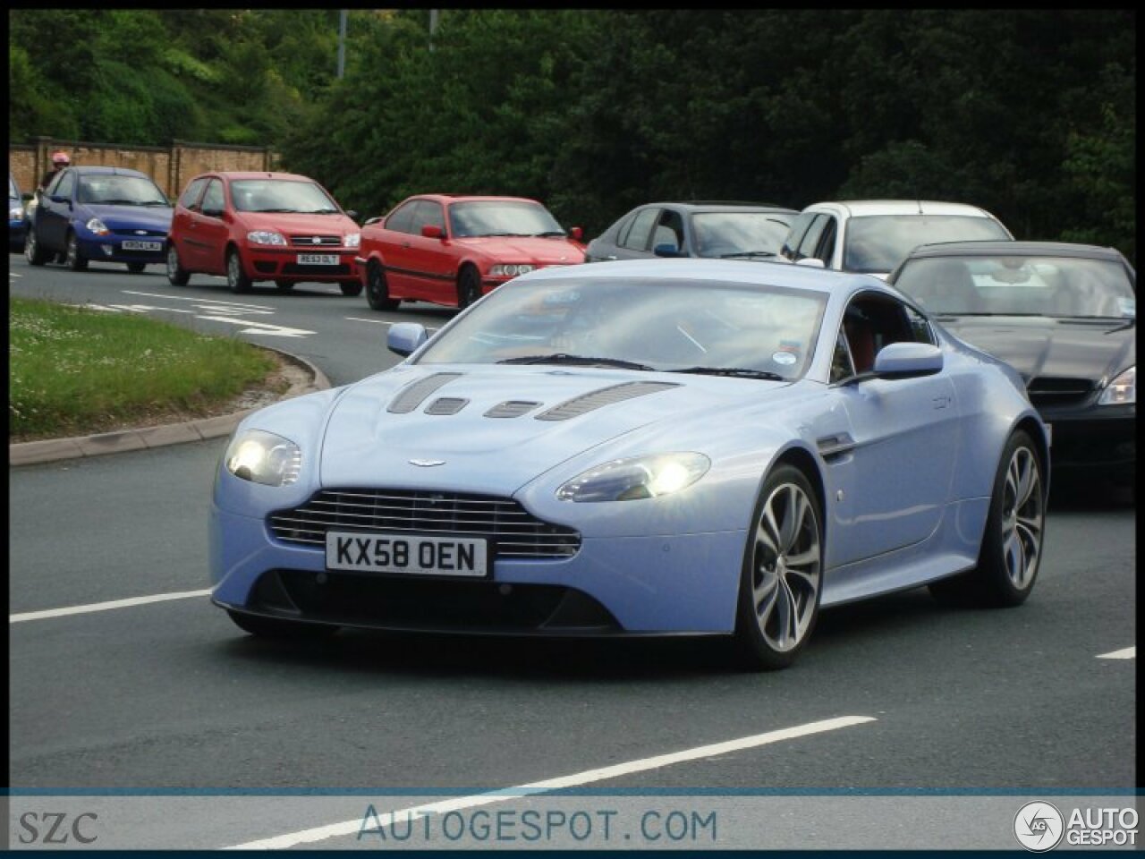 Aston Martin V12 Vantage