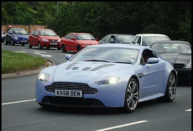 Aston Martin V12 Vantage