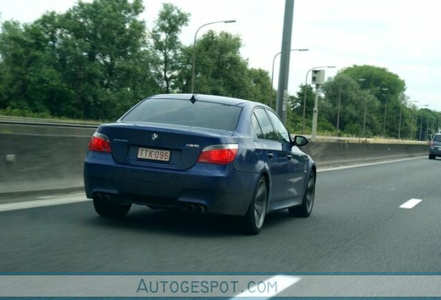 BMW M5 E60 2005