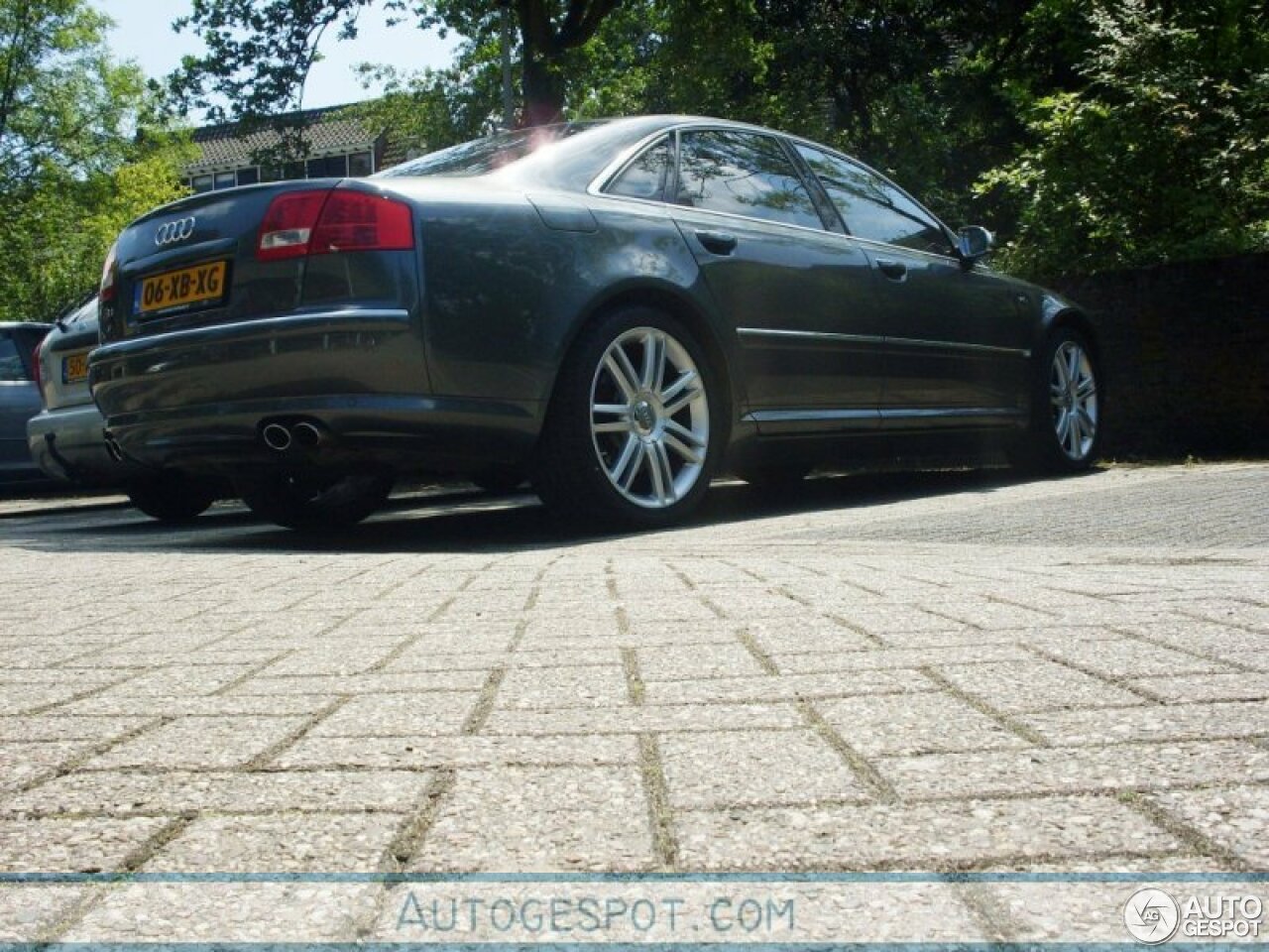 Audi S8 D3