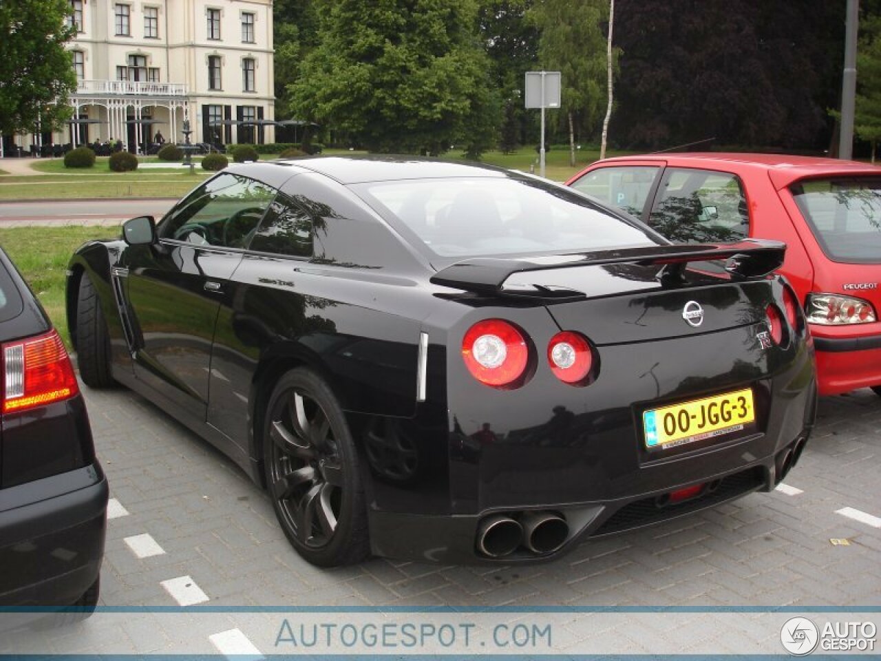 Nissan GT-R