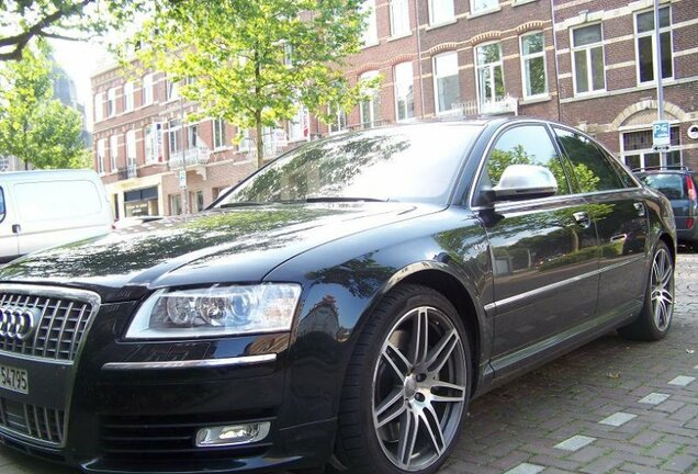 Audi S8 D3