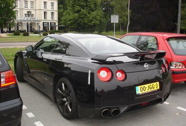 Nissan GT-R