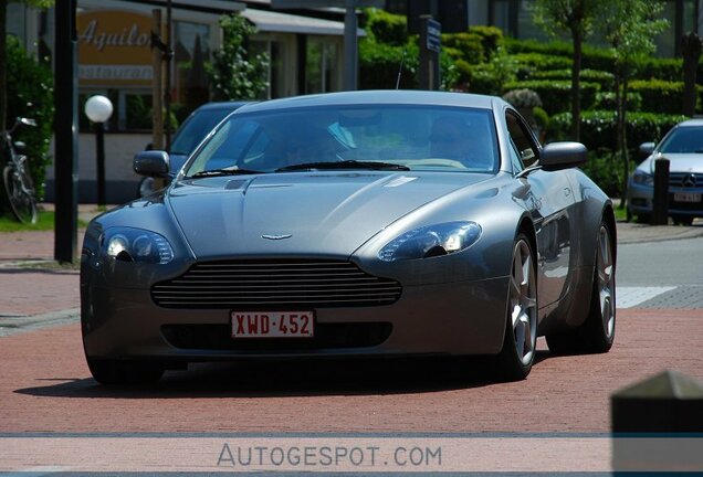 Aston Martin V8 Vantage