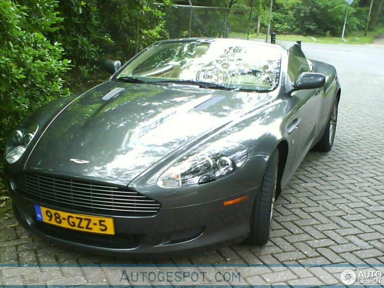 Aston Martin DB9 Volante