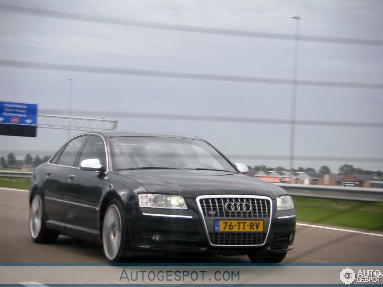 Audi S8 D3