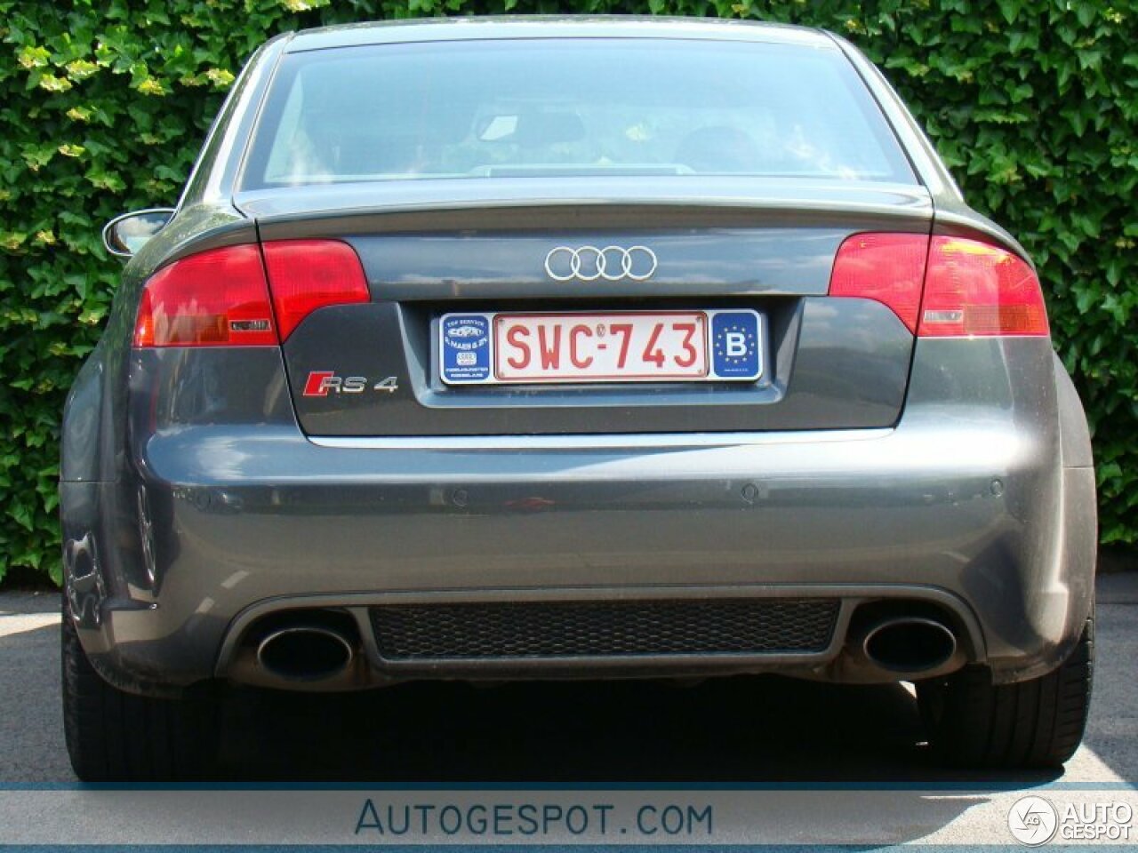 Audi RS4 Sedan