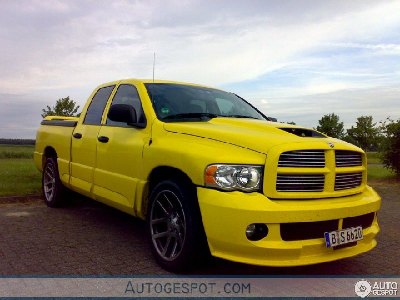 Dodge RAM SRT-10 Quad-Cab