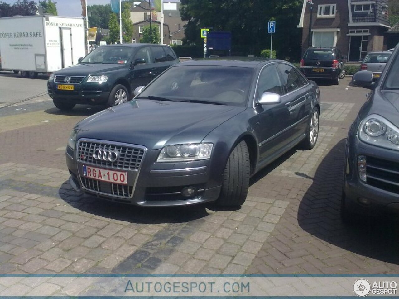 Audi S8 D3