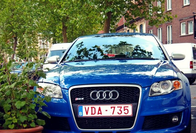 Audi RS4 Sedan