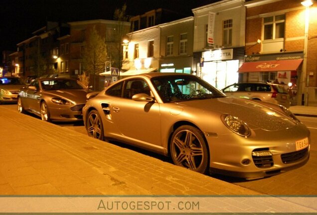 Aston Martin DB9