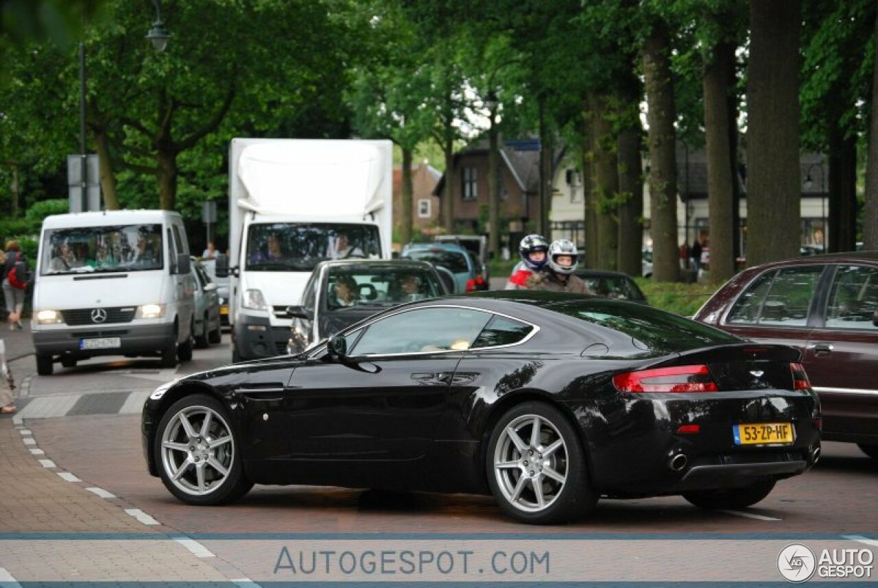 Aston Martin V8 Vantage