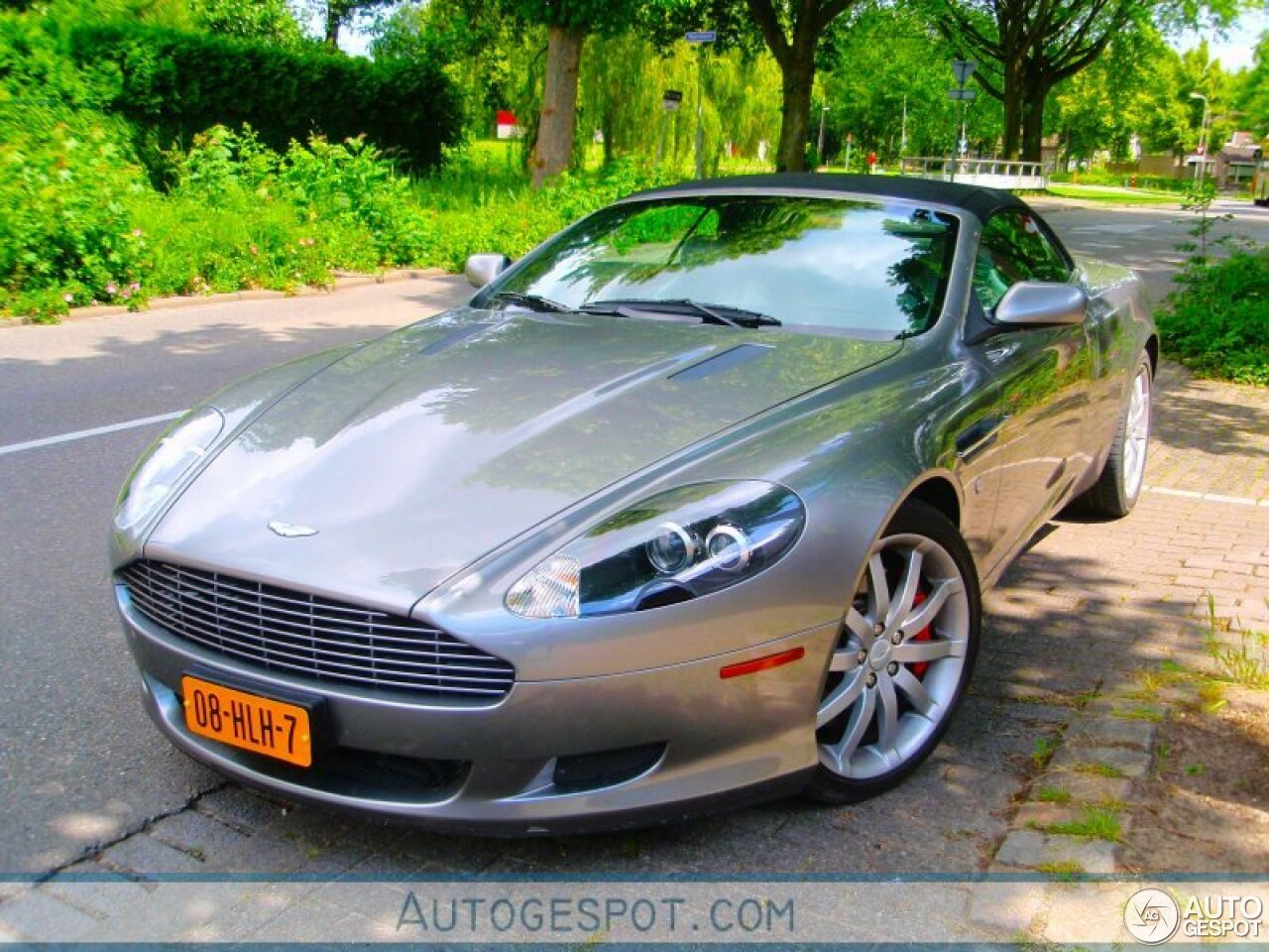 Aston Martin DB9 Volante