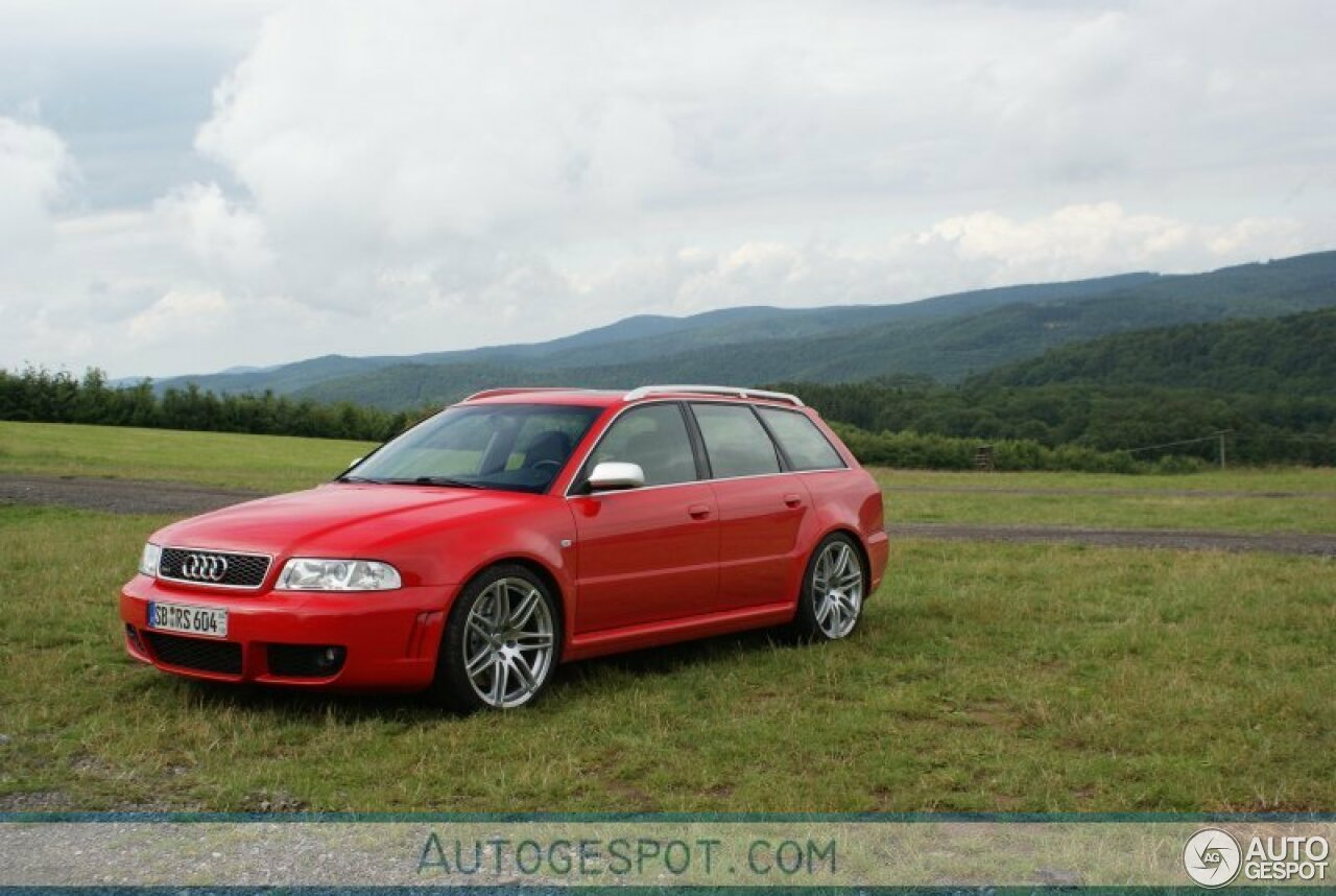 Audi RS4 Avant B5