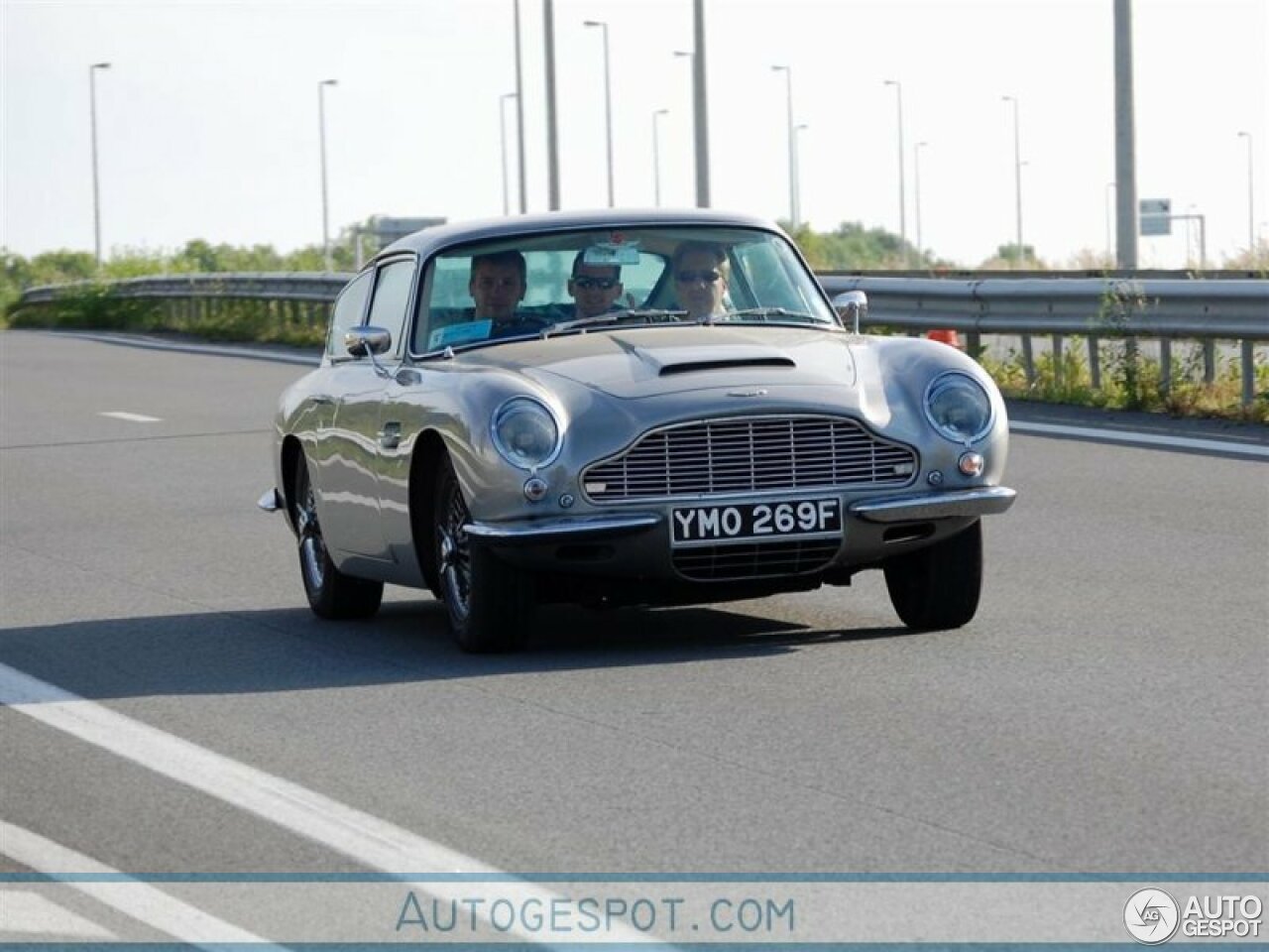 Aston Martin DB6 Vantage MKI