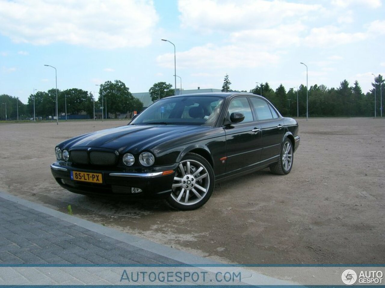 Jaguar XJR