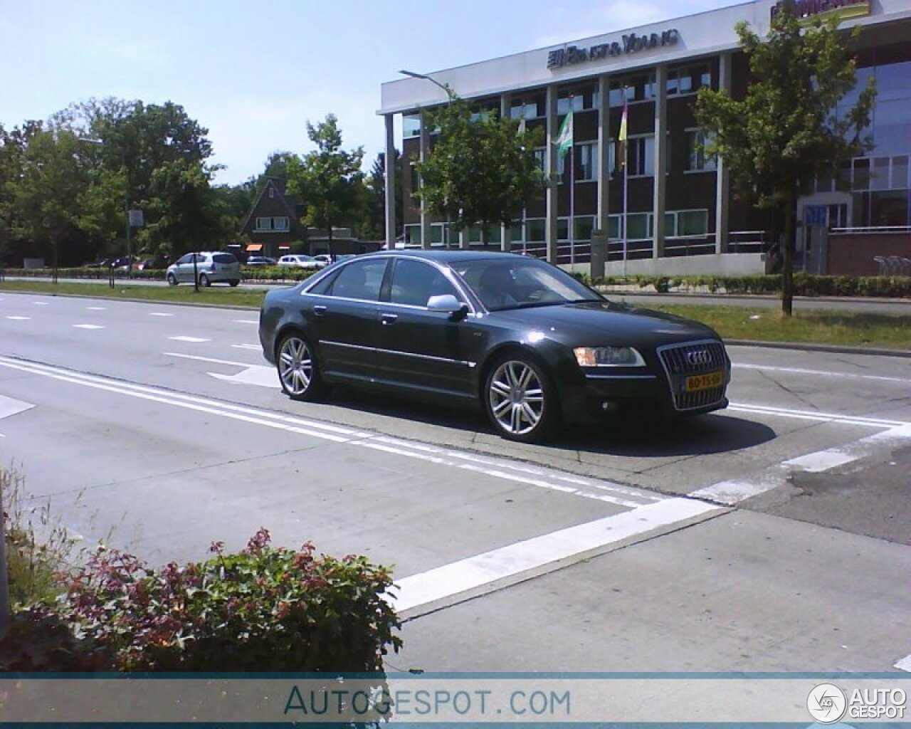 Audi S8 D3