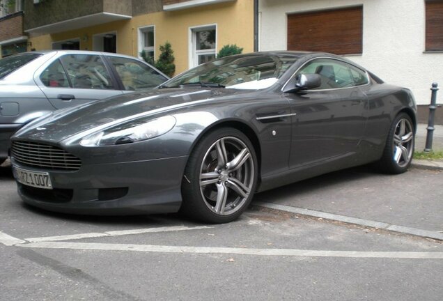 Aston Martin DB9