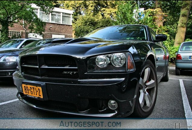 Dodge Charger SRT-8