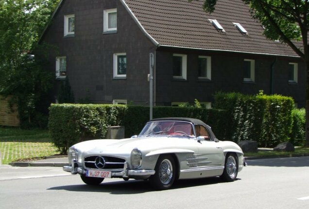 Mercedes-Benz 300SL Roadster