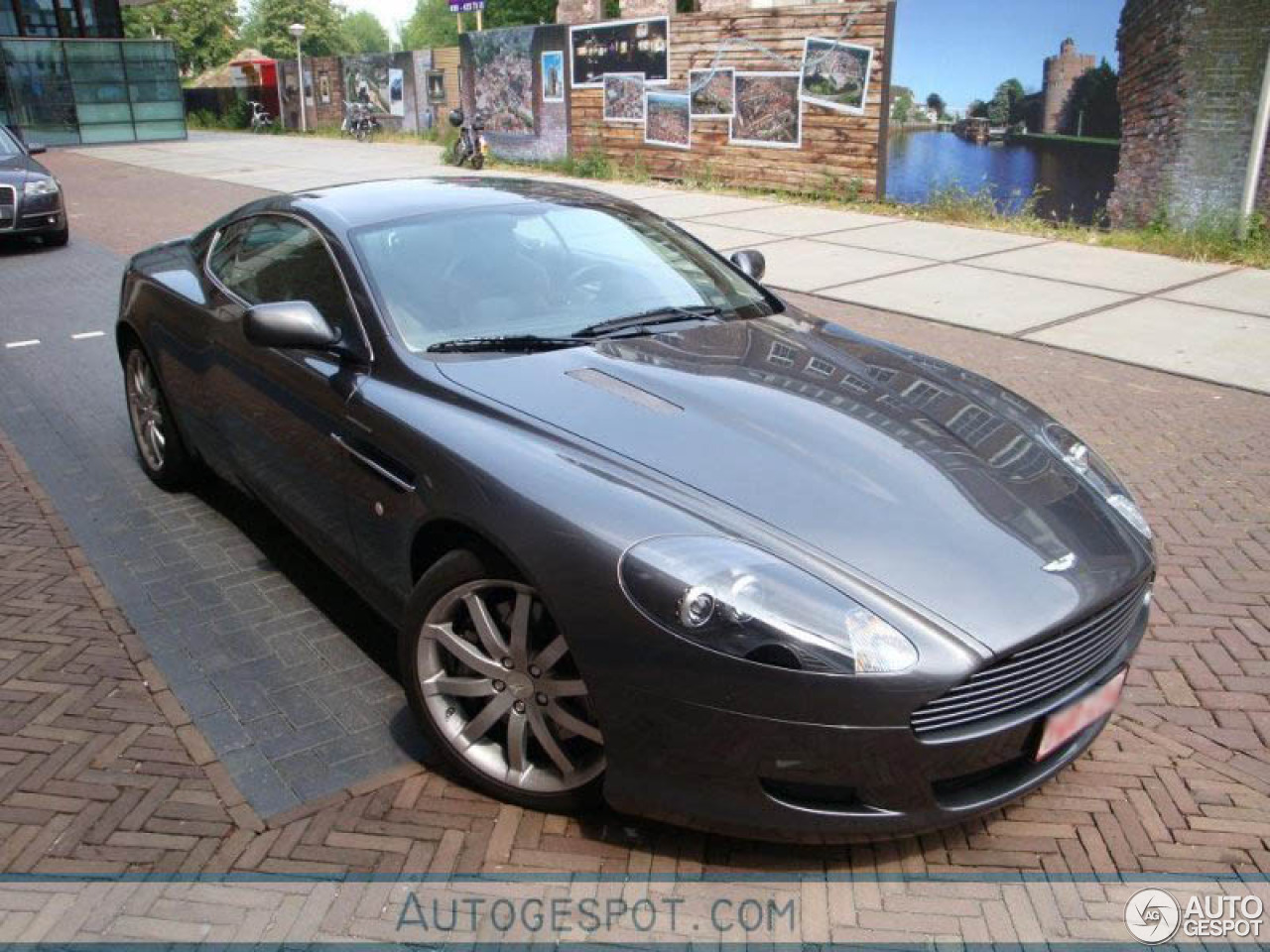 Aston Martin DB9