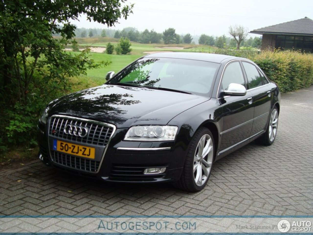 Audi S8 D3