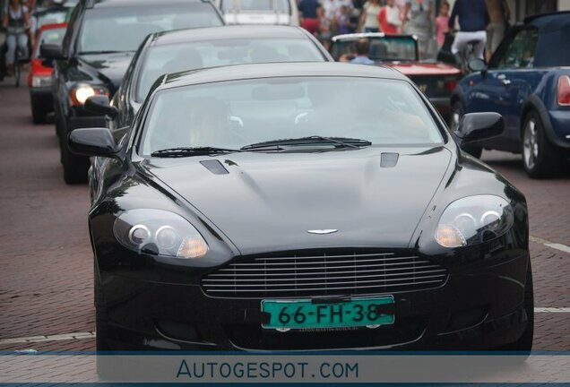 Aston Martin DB9