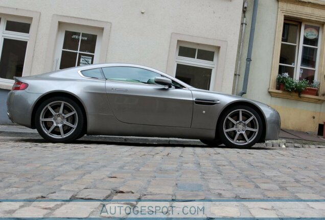 Aston Martin V8 Vantage