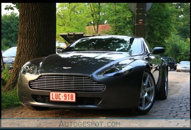 Aston Martin V8 Vantage