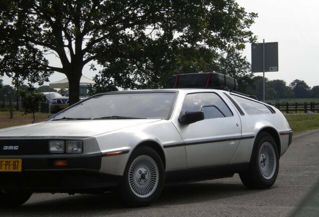 DeLorean DMC-12