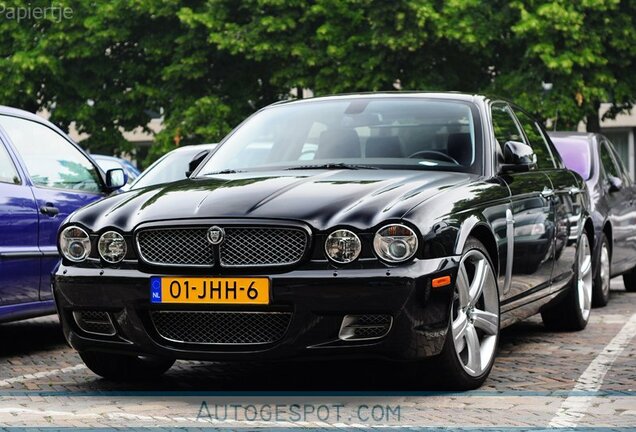 Jaguar XJR