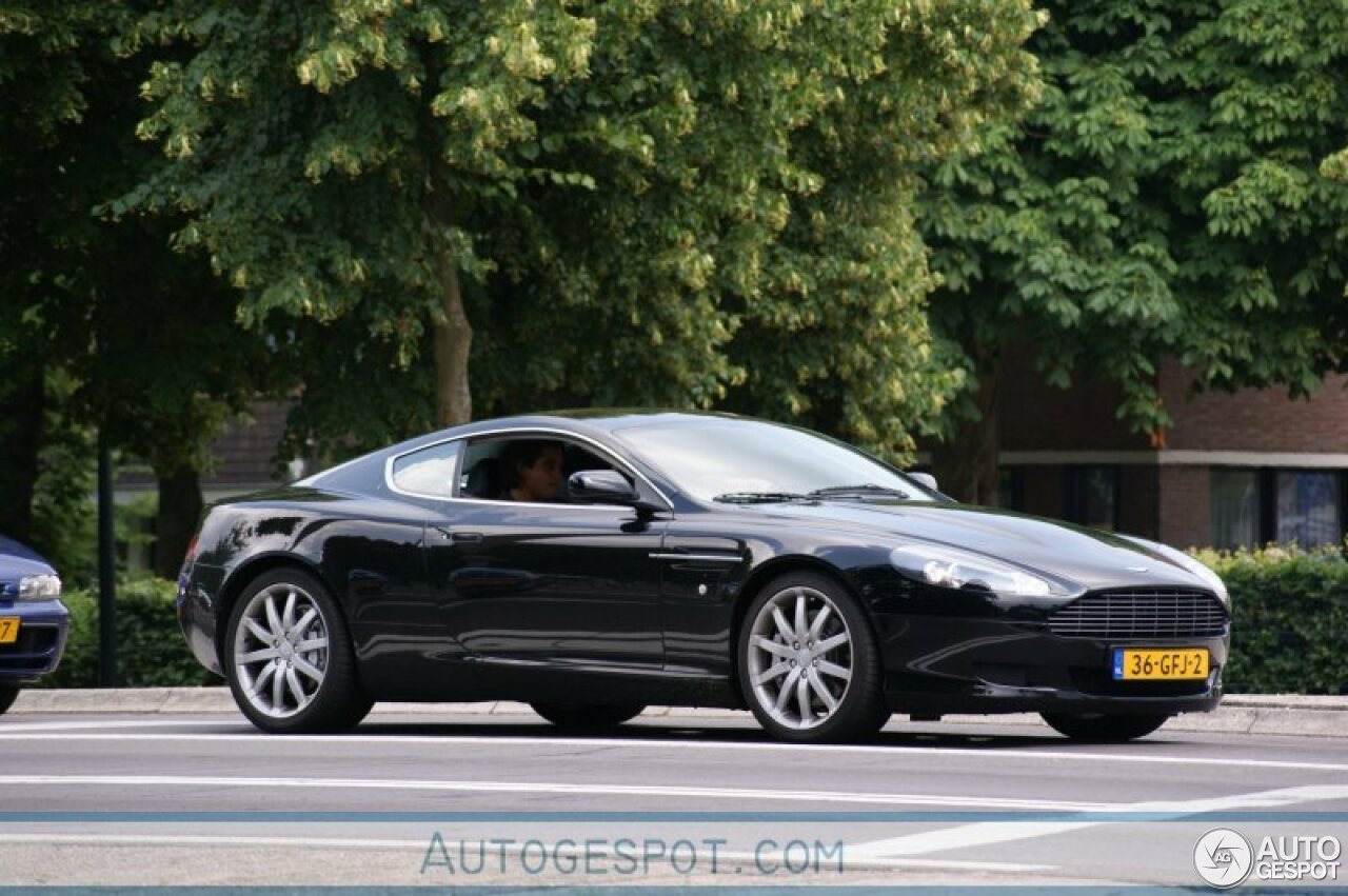 Aston Martin DB9