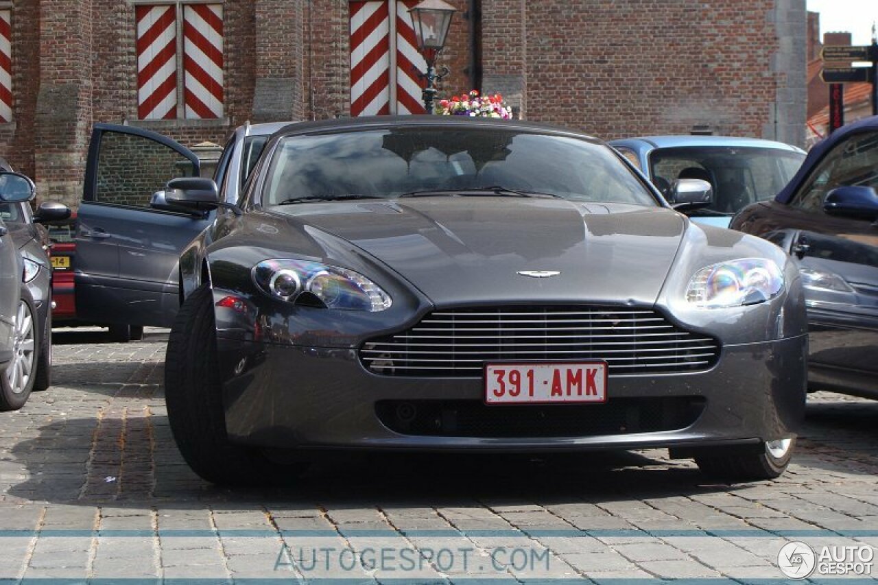 Aston Martin V8 Vantage Roadster